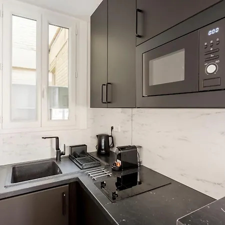 شقة فندقية Square Villaret 4*