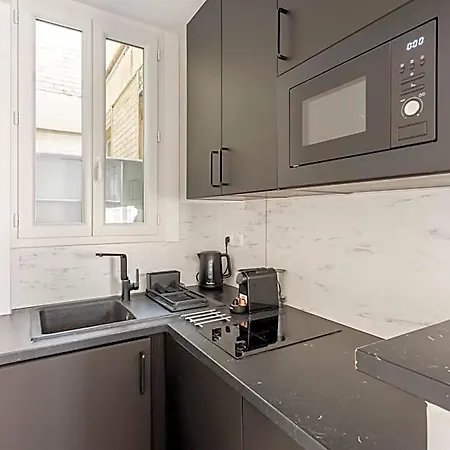 Square Villaret Aparthotel 4*