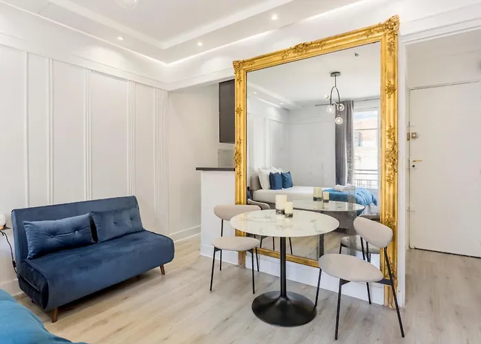 Square Villaret Paříž